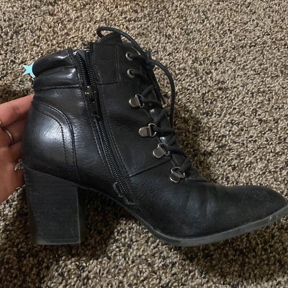 Cuuute black booties - Picture 2 of 5